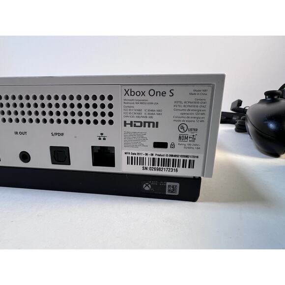 Microsoft Xbox One S 500GB 1681 - White + 4 Games & More - Tested - Picture 9 of 12